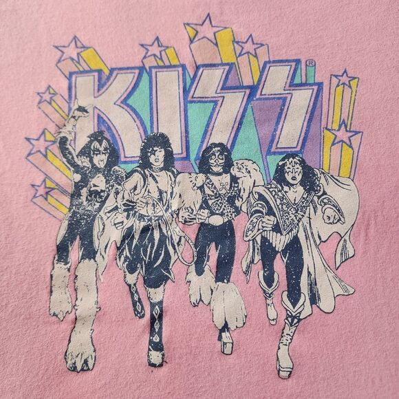 Girls Kiss Light Pink Crop Tshirt With Graphics Size Large - Picture 2 of 5